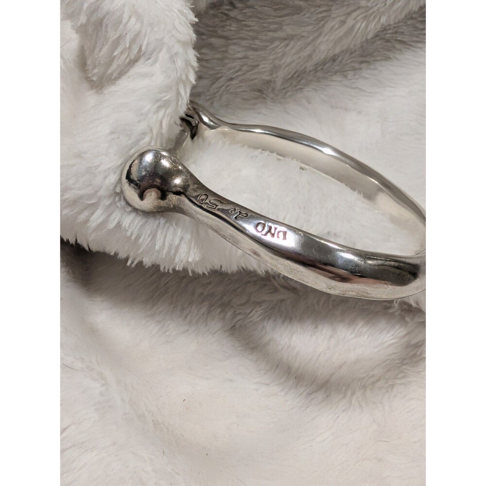 UNO de 50 Silver-toned "Maratón" Shackle Bangle Bracelet Heavy Cuff
